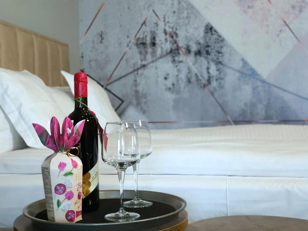 Eriss Studio Suite - Ozone Building Apartment Cluj-Napoca Eksteriør billede