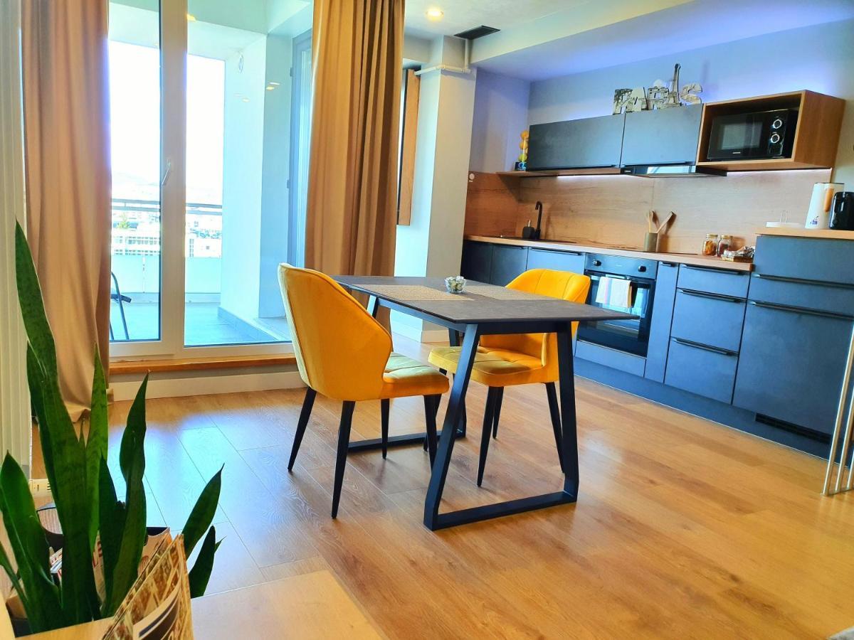 Eriss Studio Suite - Ozone Building Apartment Cluj-Napoca Eksteriør billede
