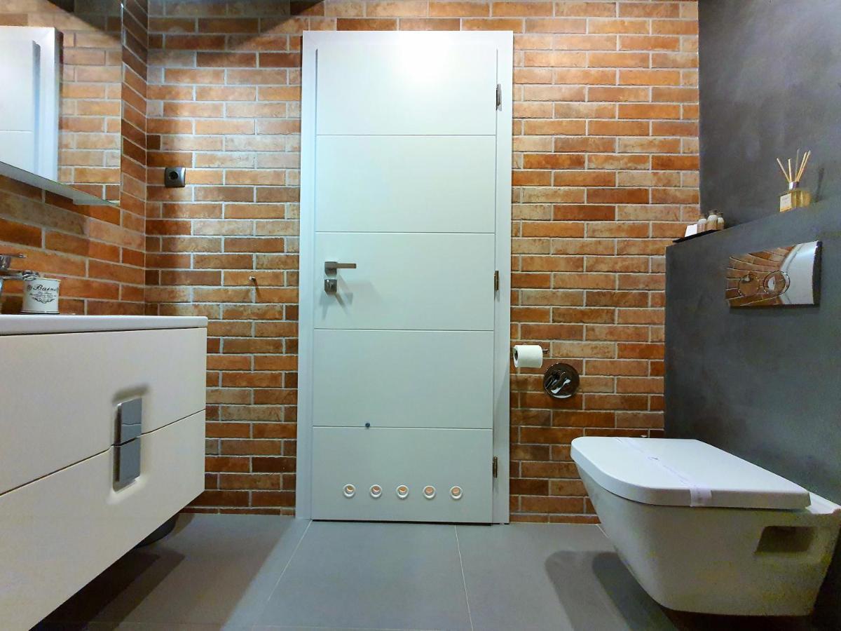 Eriss Studio Suite - Ozone Building Apartment Cluj-Napoca Eksteriør billede